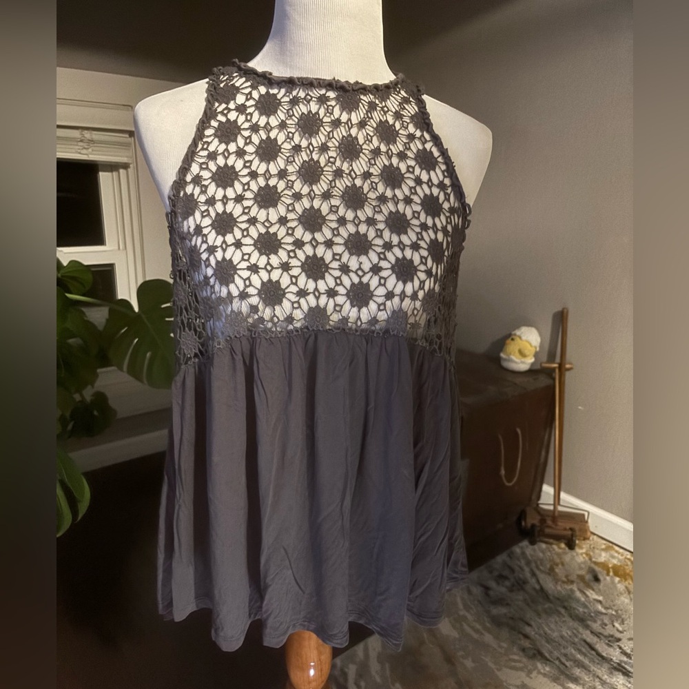 POL Grey Sleeveless Cropped Peplum Blouse